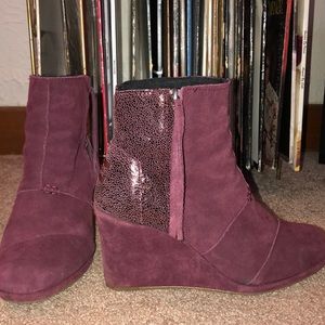 Burgundy Women’s TOMS wedges